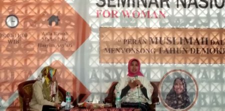PERAN MUSLIMAH DALAM MENYONSONG TAHUN DEMOKRASI